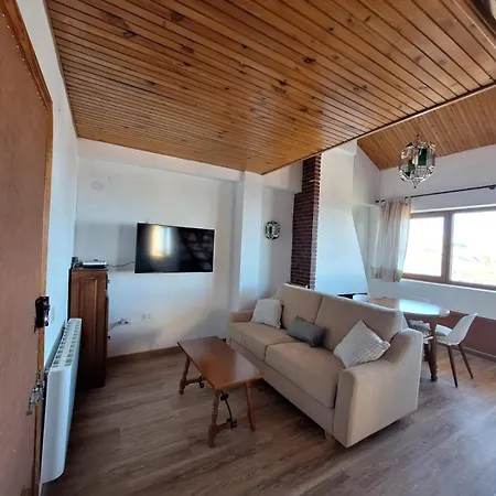 Vistas Y Pistas Acogedor Y Espacioso Duplex En Zona Alta Con Garaje