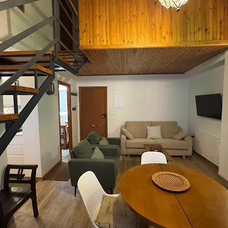 Vistas Y Pistas Acogedor Y Espacioso Duplex En Zona Alta Con Garaje 아파트 시에라네바다